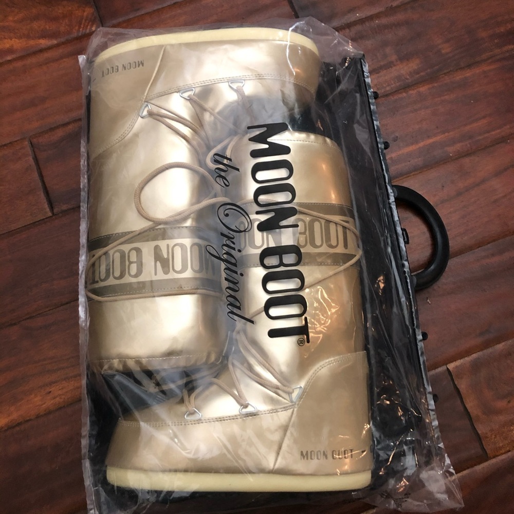 Moon boots